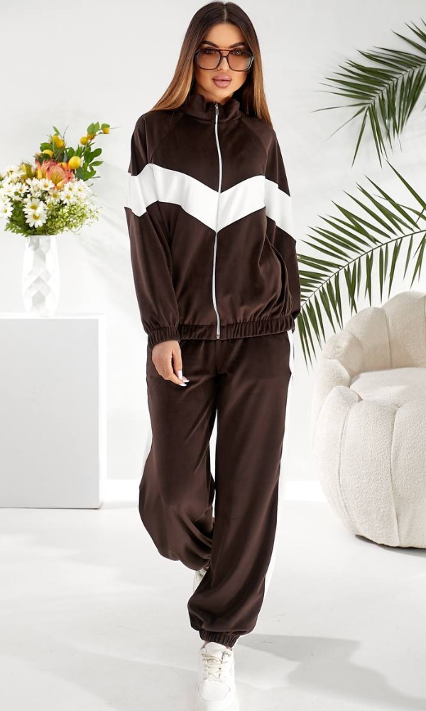 Костюм жіночий спортивний, велюровий, до 48 р, домашній