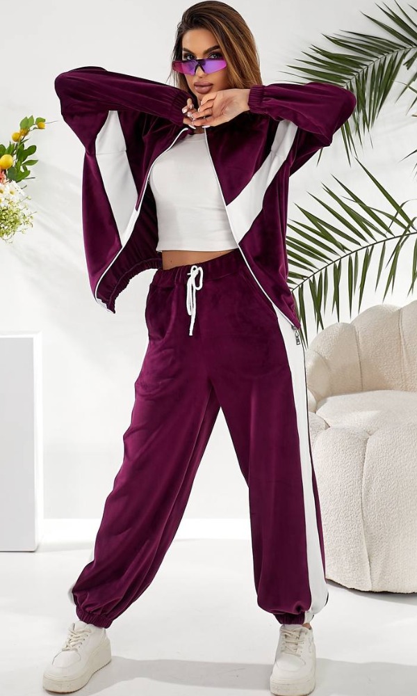 Костюм жіночий спортивний, велюровий, до 48 р, домашній