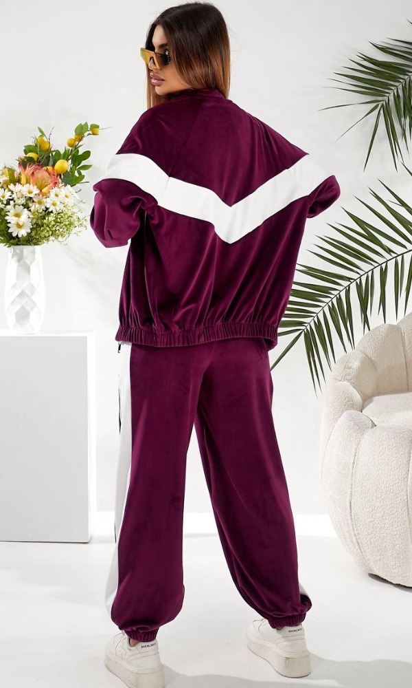 Костюм жіночий спортивний, велюровий, до 48 р, домашній