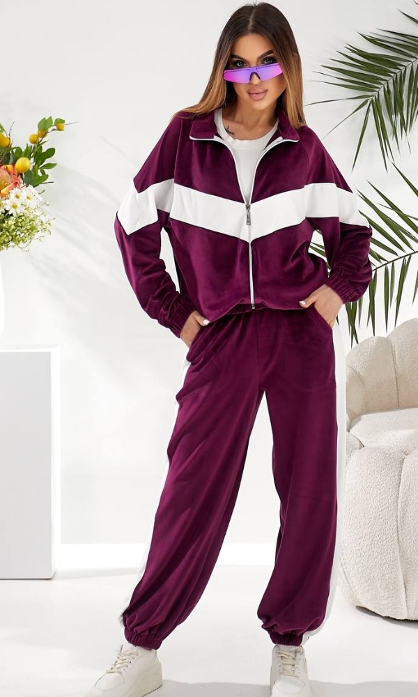 Костюм жіночий спортивний, велюровий, до 48 р, домашній