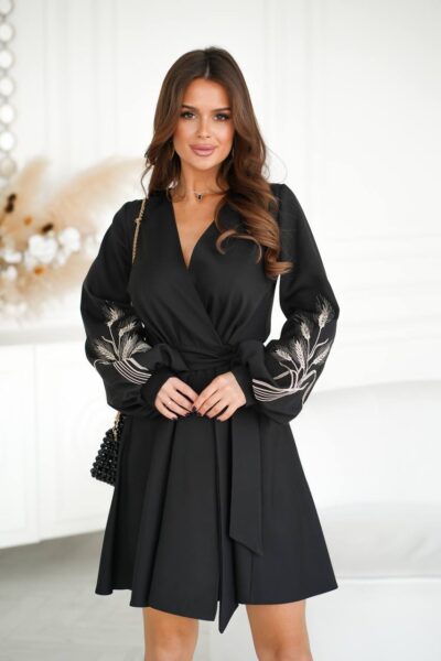 Сукня жіноча, ошатна, на запах, міні, з вишивкою на рукавах, молодіжна