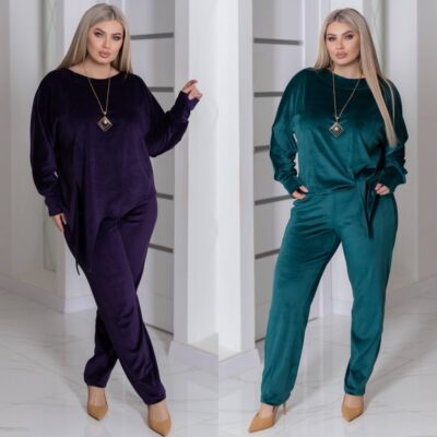 Костюм жіночий, велюровий, від 50 до 64р, еластичний